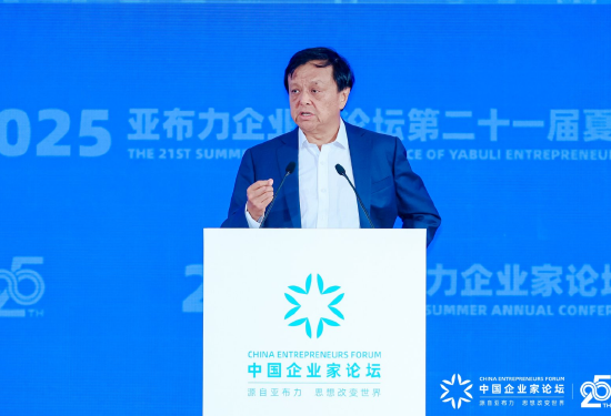 李小加：中国企业家要面临三个“AI”，而非一个